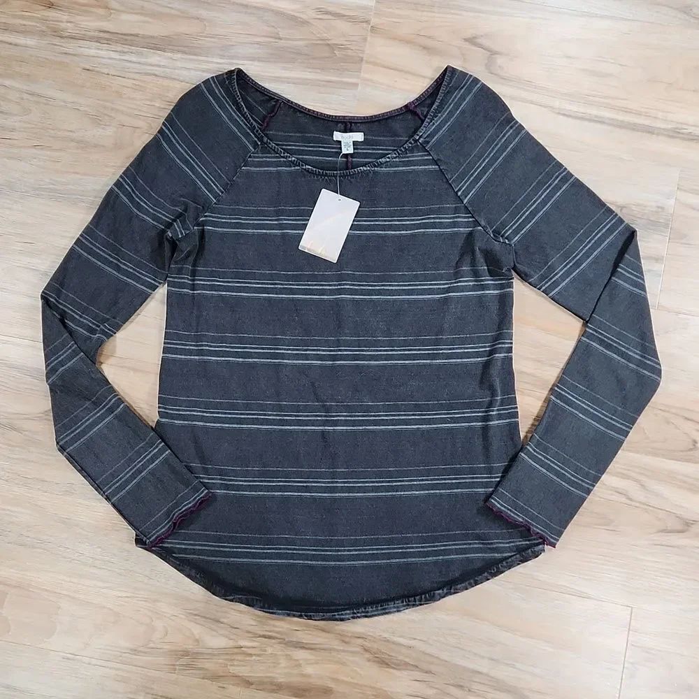 🔹️NWT Urban Outfitters Ecote Gray Striped Long Sleeve Top Large